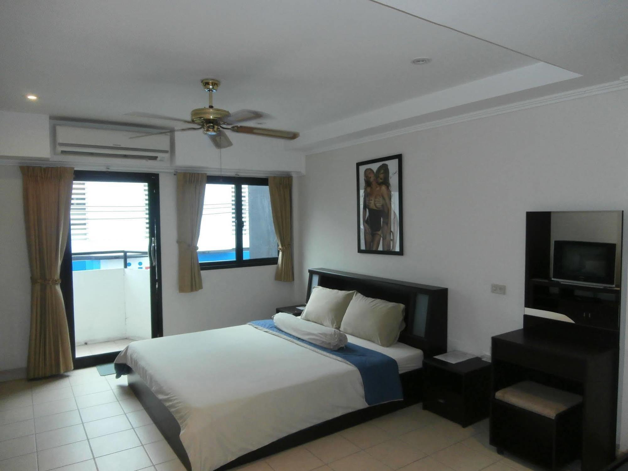 The Classroom Hotel Pattaya Εξωτερικό φωτογραφία