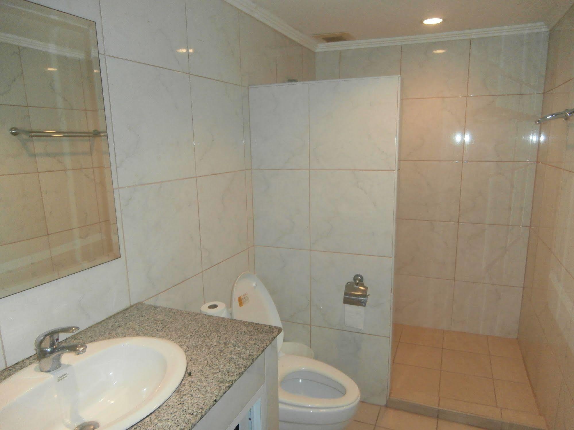 The Classroom Hotel Pattaya Εξωτερικό φωτογραφία